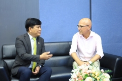 Welcoming-the-ambassador-22-07-68-3