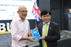 Welcoming-the-ambassador-22-07-68-4