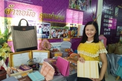 Grandmas-handwoven-cloth-11