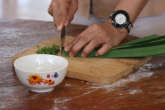 19.หั่นใบเตย