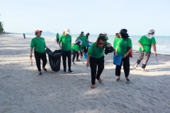 ภาพบรรยากาศกิจกรรมเก็บขยะบริเวณชาดหาดบางแสน