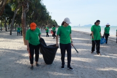 ภาพบรรยากาศกิจกรรมเก็บขยะบริเวณชาดหาดบางแสน