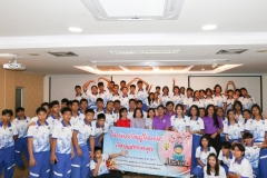 บรรยากาศการนำชมห้องสมุด