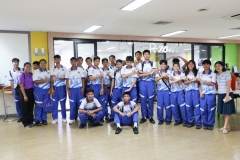 บรรยากาศการนำชมห้องสมุด