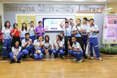 บรรยากาศการนำชมห้องสมุด