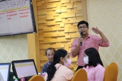 25661121-training-042