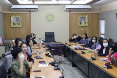 25661122-meeting-001