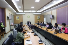 25661122-meeting-003