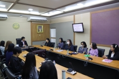 25661122-meeting-016