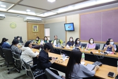 25661122-meeting-024