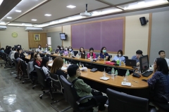 25661122-meeting-027