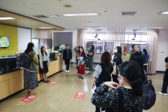 25661122-meeting-030