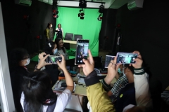 25661122-meeting-032