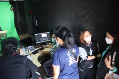 25661122-meeting-033