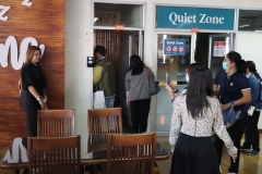 25661122-meeting-038