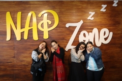 25661122-meeting-039