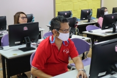 25661123-meeting-012