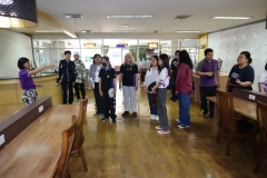 25670426-visitor-035