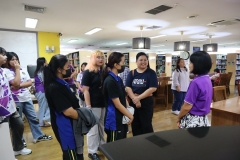 25670426-visitor-039