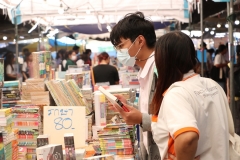25661220-bookfair2024-070