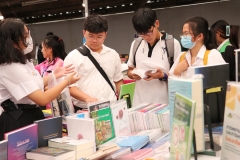 25661219-bookfair2024-089