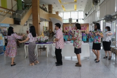 Carrying-on-Songkran-traditions-19