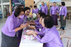 Carrying-on-Songkran-traditions-24