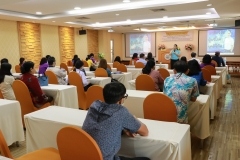 thumbs_consumer-behavior-25