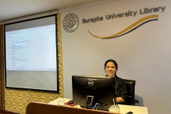 25661123-visitor-026