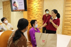 giving-a-new-world-66-36