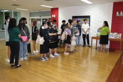 25670320-visitor-067