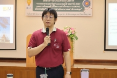 25660622-meeting-013