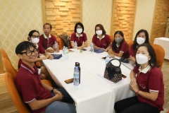 25660622-meeting-035