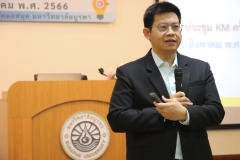 25660831-librarytalk-007