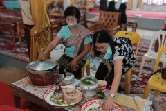 Offering-food-to-monks-65-3