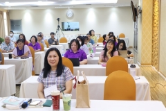 25670426-meeting-019