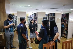 25670319-visitor-076