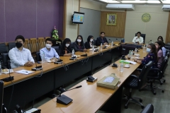 25660515-visitor-011