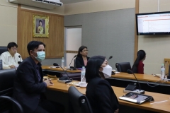 25660515-visitor-021