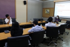 25660515-visitor-022