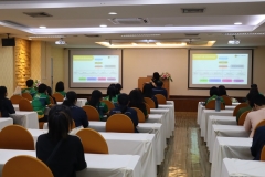 25670422-visitor-008