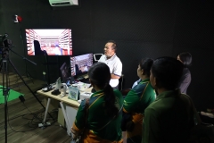 25670422-visitor-029