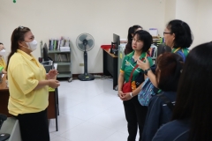 25670422-visitor-032