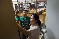 25670422-visitor-038