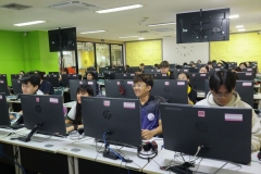 25681204-training-21