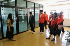 ต้อนรับและนำชมสำนักหอสมุดบุคลากรจากโรงเรียนเลยอนุกูลวิทยา