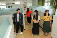 ต้อนรับและนำชมสำนักหอสมุดบุคลากรจากโรงเรียนเลยอนุกูลวิทยา