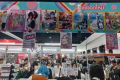 16102567-book-expo-18