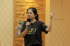 25681216-or-review-021