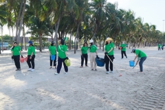 ภาพบรรยากาศกิจกรรมเก็บขยะบริเวณชาดหาดบางแสน